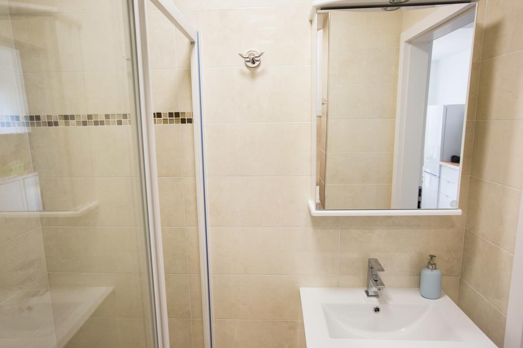Apartments Irina Ičići Esterno foto