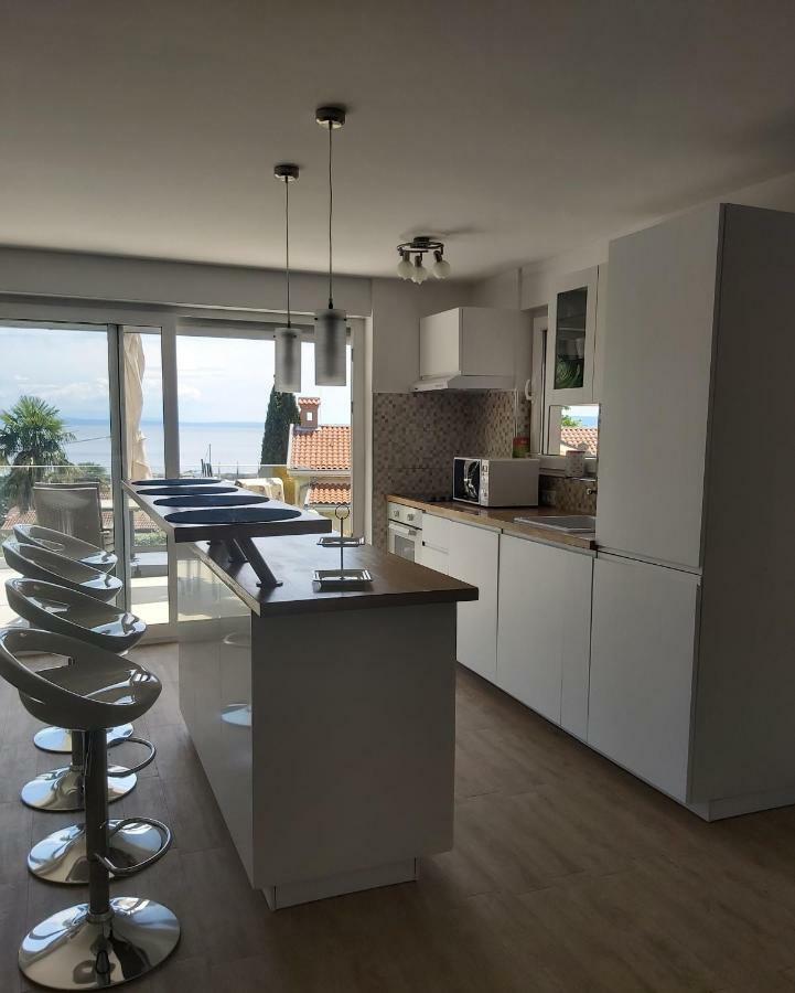 Apartments Irina Ičići Esterno foto